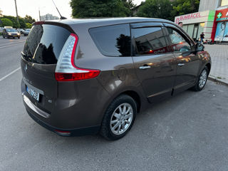 Renault Grand Scenic foto 2