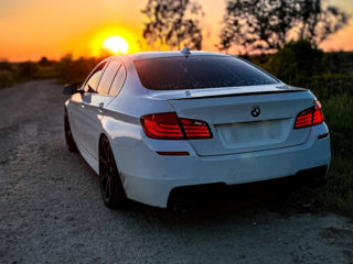 BMW 5 Series foto 2