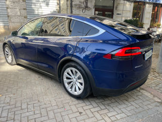 Tesla Model X foto 8