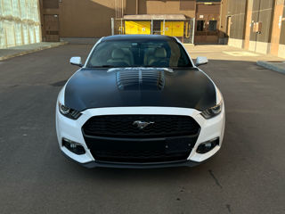 Ford Mustang foto 3