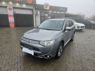 Mitsubishi Outlander foto 2