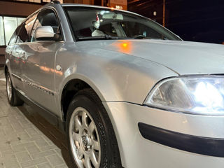 Volkswagen Passat foto 3