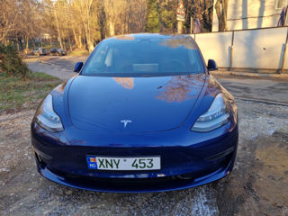 Tesla Model 3 foto 4