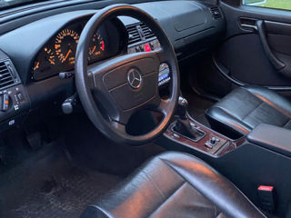 Mercedes C-Class foto 7