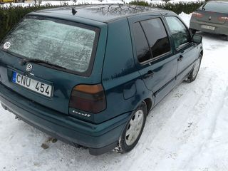 Volkswagen Golf foto 1