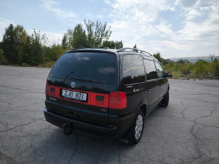 Volkswagen Sharan foto 2