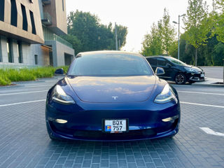 Tesla Model 3 foto 4