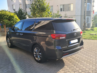 KIA Carnival foto 3