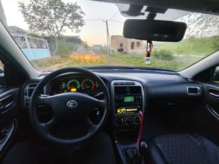 Toyota Avensis foto 8