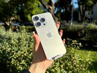 iPhone 15 Pro Natural Titanium