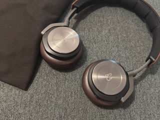 Bang & Olufsen H8