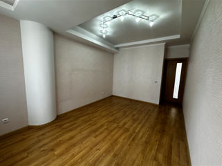 Apartament cu 3 camere, 130 m², Centru, Chișinău foto 6