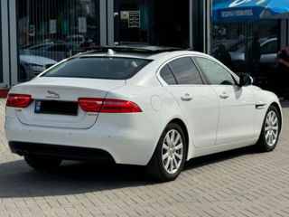 Jaguar XE foto 4