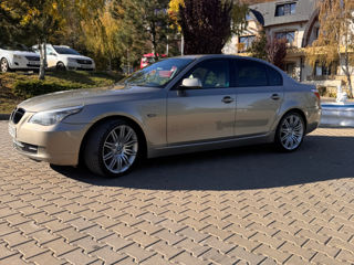 BMW 5 Series foto 3