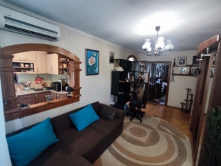 Apartament cu 2 camere, 44 m², Poșta Veche, Chișinău foto 1