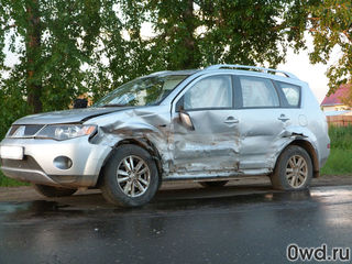 Mitsubishi Pajero Sport foto 2