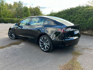 Tesla Model 3 foto 3