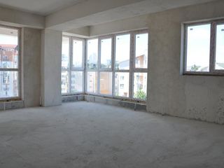 Отличная 3-х комн. в центре 113 кв. м. новострой 59 800 € foto 3