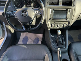 Volkswagen Jetta foto 8