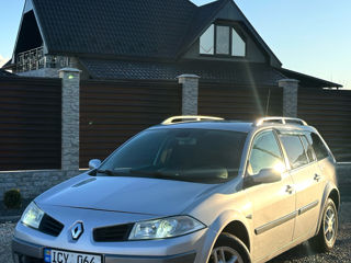 Renault Megane foto 2