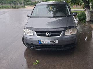 Volkswagen Touran foto 5