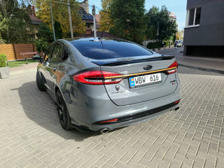 Ford Fusion foto 2