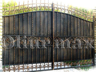 Copertine, porți,  balustrade,  garduri,gratii, uși metalice , alte confecții din fier. foto 1