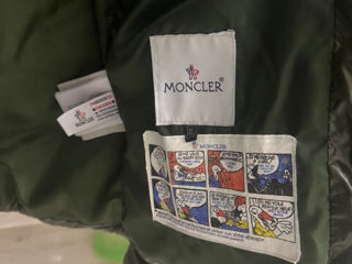 Vând scurtă de iarnă Moncler. foto 2