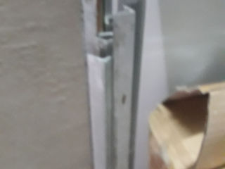 Уголок  алюминиевый 15 на 15 мм.- 30 лей м/п Детали для подвесного потолка ,, Амстронг ,,- металл