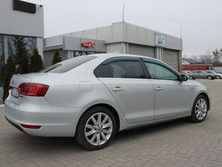 Volkswagen Jetta foto 4