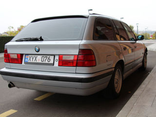 BMW 5 Series foto 6