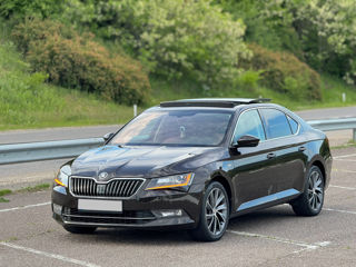 Skoda Superb foto 2