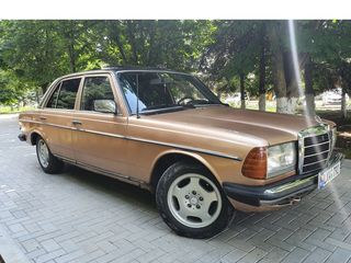 Mercedes Series (W123) foto 3