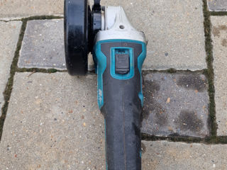 Makita DGA504 foto 3