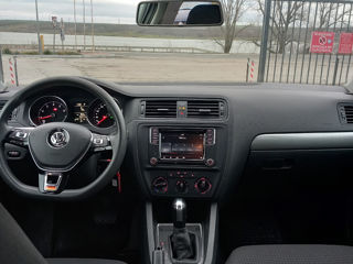 Volkswagen Jetta foto 7