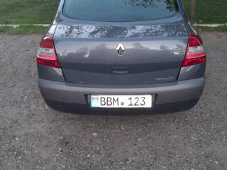 Renault Megane foto 2