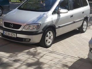 Opel Zafira foto 2