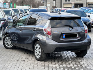 Toyota Prius c foto 5