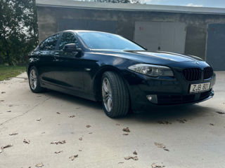 BMW 5 Series foto 2