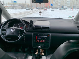 Volkswagen Sharan foto 10