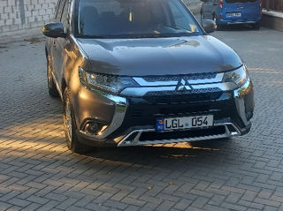 Mitsubishi Outlander foto 1