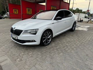 Skoda Superb foto 2