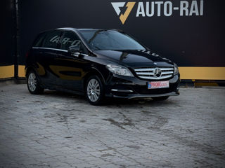 Mercedes B-Class foto 2