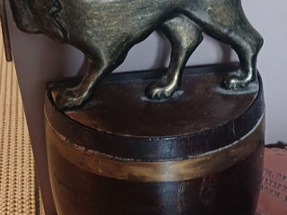Сувенир"Бочка" 70 -х,с металическим львом