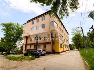 Apartament cu 3 camere, 95 m², Botanica, Chișinău foto 1