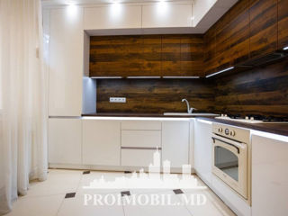 Townhouse în 2 nivele, Buiucani, 230 mp + 6 ari! foto 2