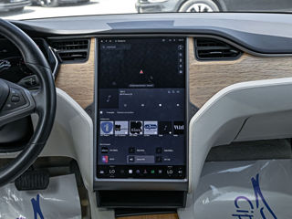 Tesla Model S foto 12
