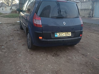 Renault Grand Scenic foto 2