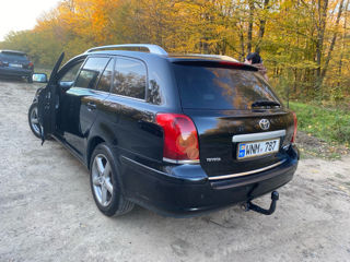 Toyota Avensis foto 3