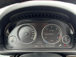 BMW 5 Series foto 5